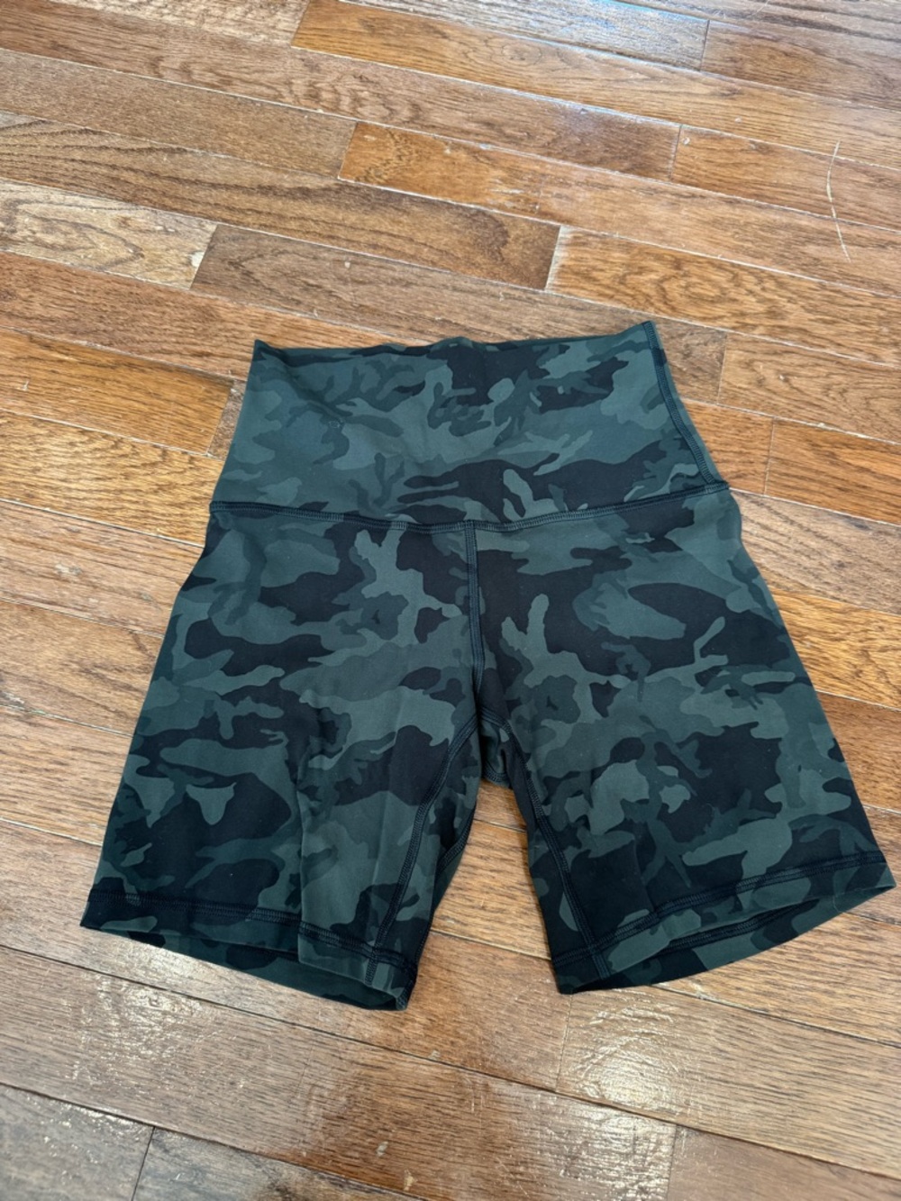 NWOT lululemon High-Rise Align Green Camo Shorts